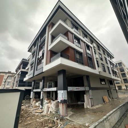 İSTANBUL BAHÇELİEVLER UEFA MEYDANI POYRAZ APARTMANI