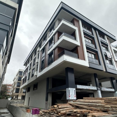 İSTANBUL BAHÇELİEVLER UEFA MEYDANI POYRAZ APARTMANI
