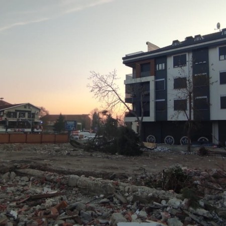 İSTANBUL BAHÇELİEVLER UEFA MEYDANI POYRAZ APARTMANI