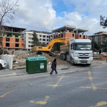 İSTANBUL BAHÇELİEVLER UEFA MEYDANI POYRAZ APARTMANI