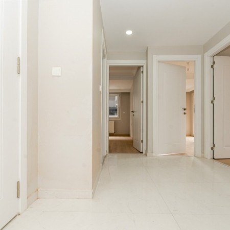 İSTANBUL BAHÇELİEVLER UEFA MEYDANI POYRAZ APARTMANI