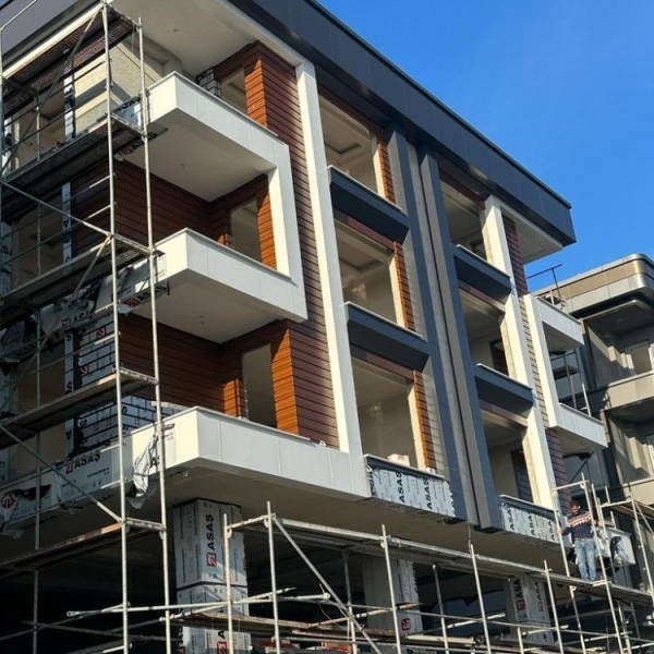 İSTANBUL BAHÇELİEVLER UEFA MEYDANI POYRAZ APARTMANI