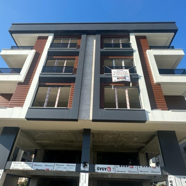 İSTANBUL BAHÇELİEVLER UEFA MEYDANI POYRAZ APARTMANI