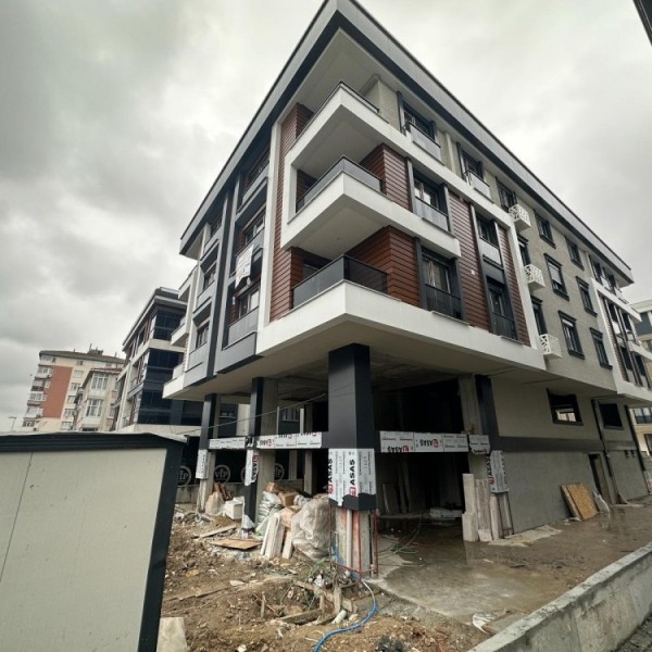 İSTANBUL BAHÇELİEVLER UEFA MEYDANI POYRAZ APARTMANI