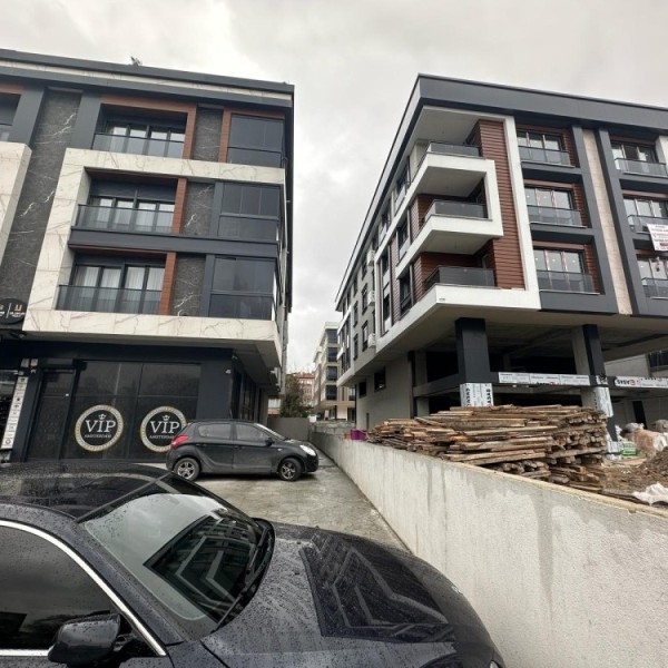 İSTANBUL BAHÇELİEVLER UEFA MEYDANI POYRAZ APARTMANI