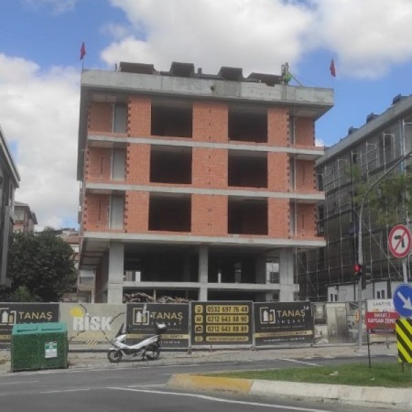 İSTANBUL BAHÇELİEVLER UEFA MEYDANI POYRAZ APARTMANI