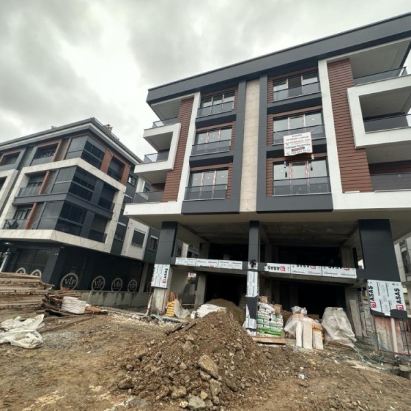 İSTANBUL BAHÇELİEVLER UEFA MEYDANI POYRAZ APARTMANI