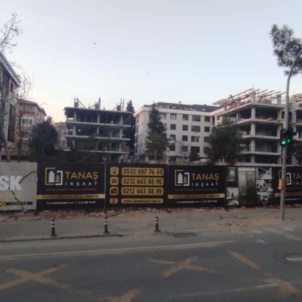 İSTANBUL BAHÇELİEVLER UEFA MEYDANI POYRAZ APARTMANI