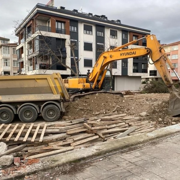 İSTANBUL BAHÇELİEVLER UEFA MEYDANI POYRAZ APARTMANI