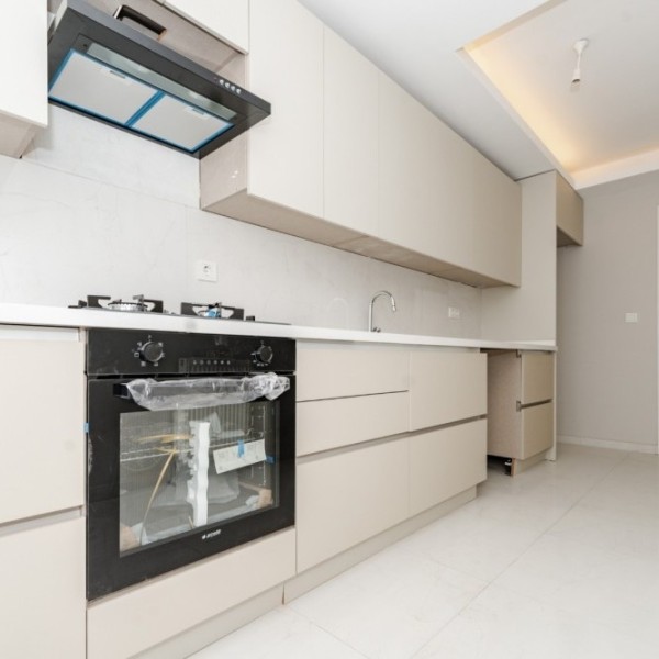 İSTANBUL BAHÇELİEVLER UEFA MEYDANI POYRAZ APARTMANI