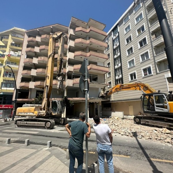 BAHÇELİEVLER SİYAVUŞPAŞA 11123 PARSEL ERGİN APARTMANI 20 DAİRE 7 DÜKKAN