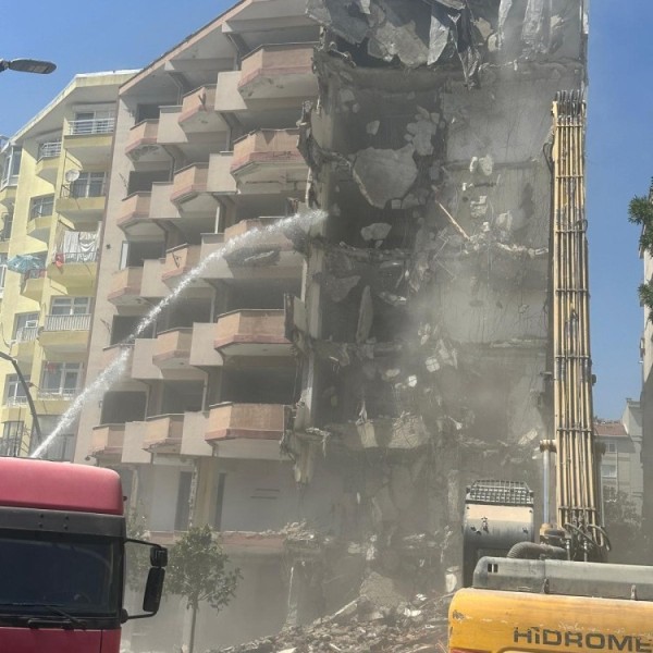 BAHÇELİEVLER SİYAVUŞPAŞA 11123 PARSEL ERGİN APARTMANI 20 DAİRE 7 DÜKKAN